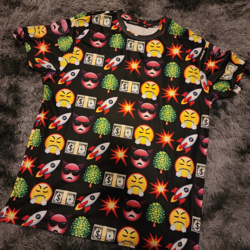 Emoji t shirt XXL